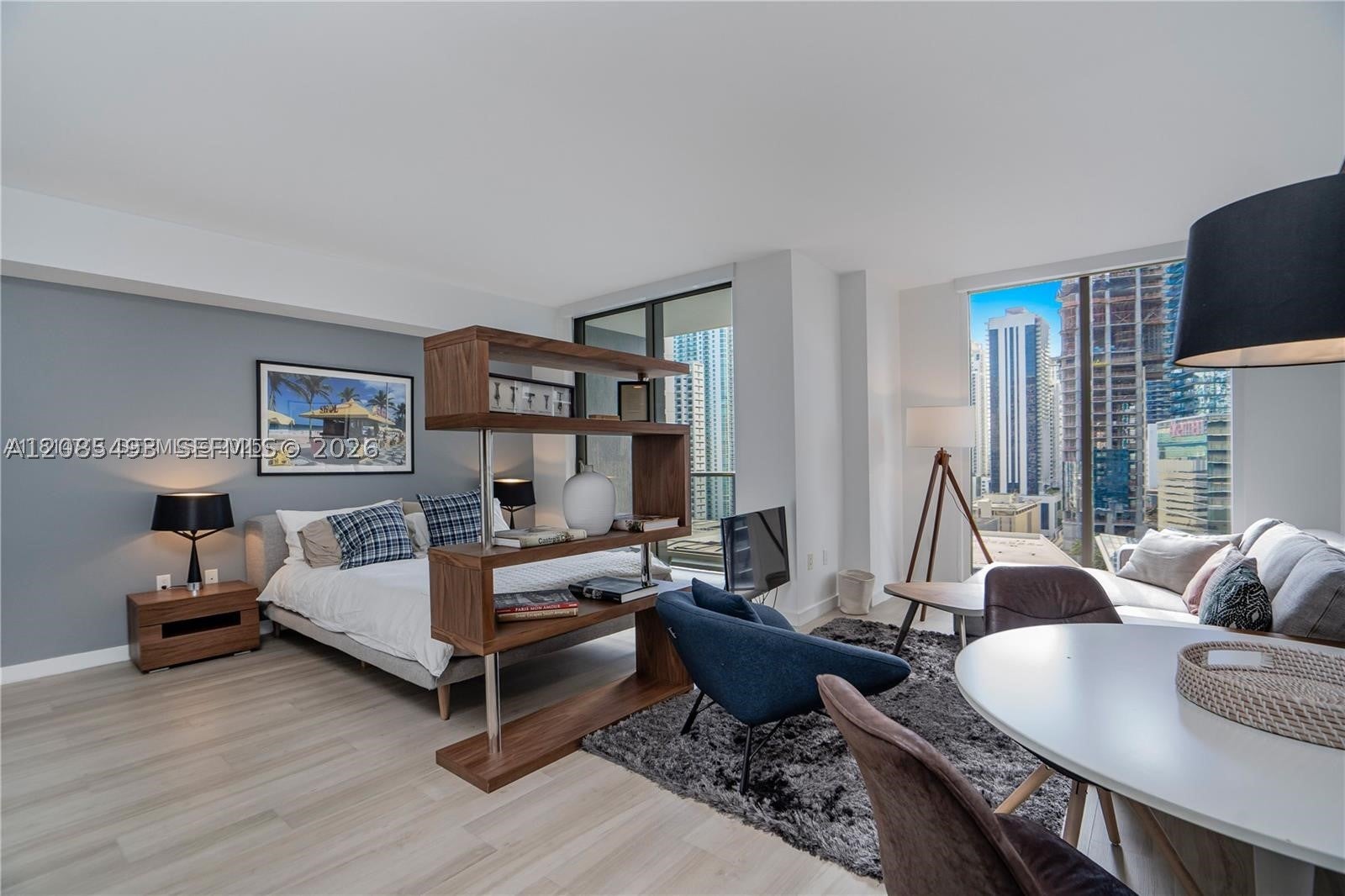 31 SE 6th St 2205