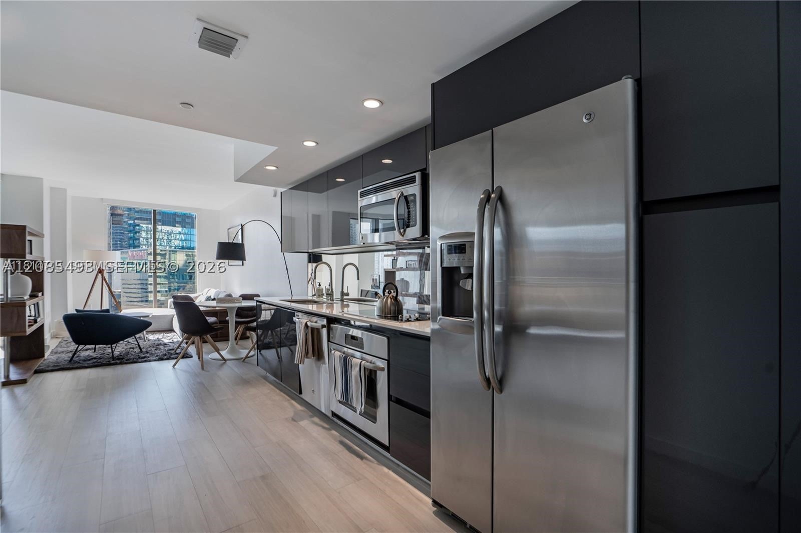 31 SE 6th St 2205