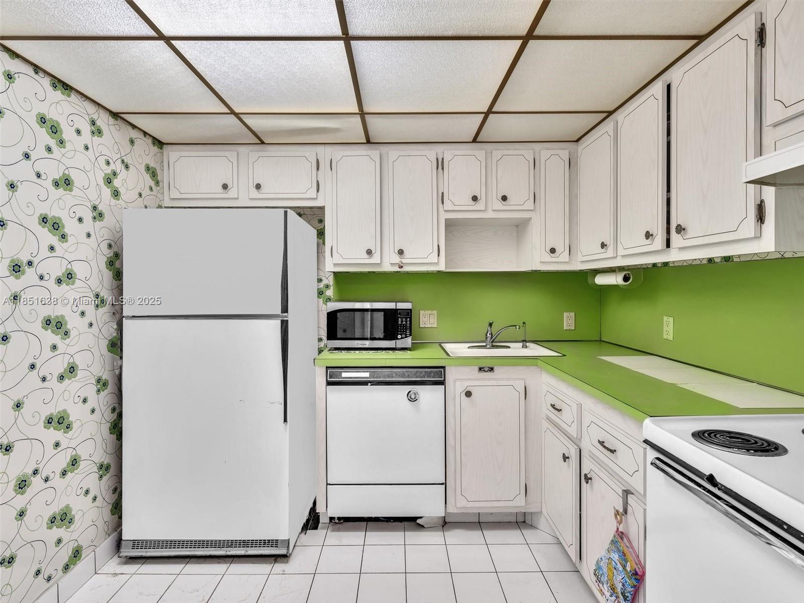 AVENTURA ELDORADO CONDO - Residential