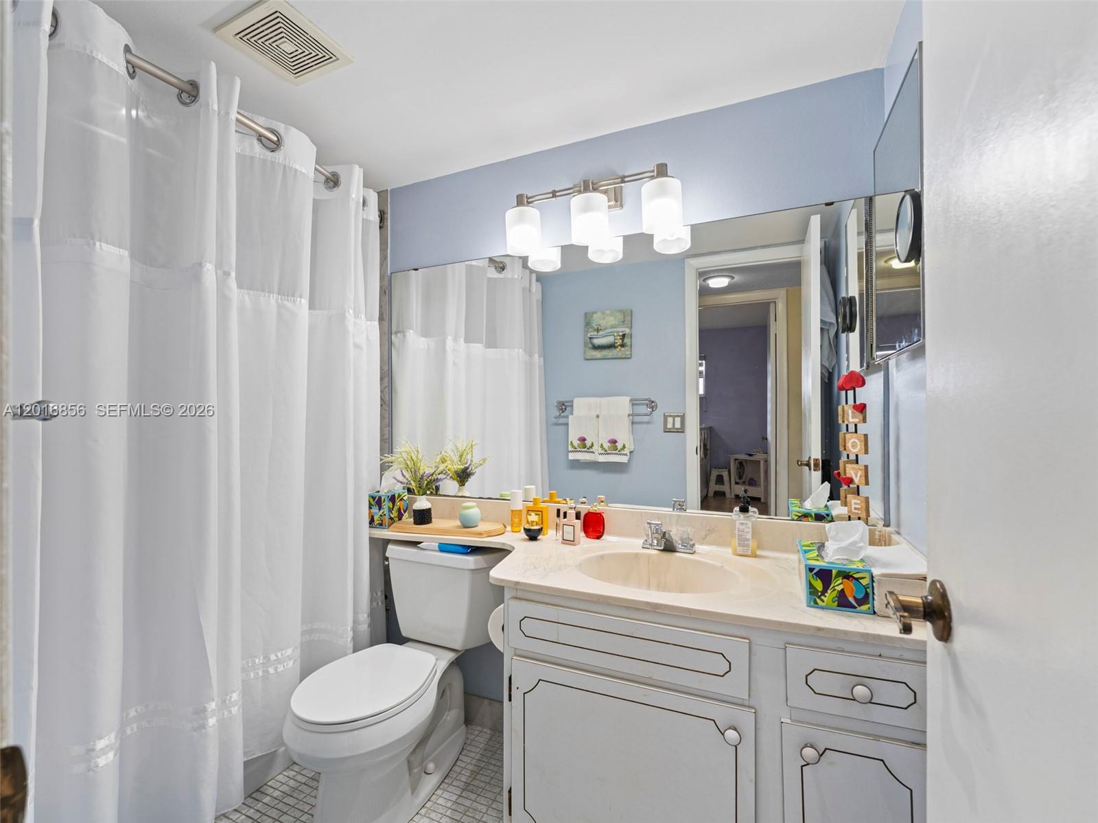 HOLLYBROOK GOLF AND - Residential