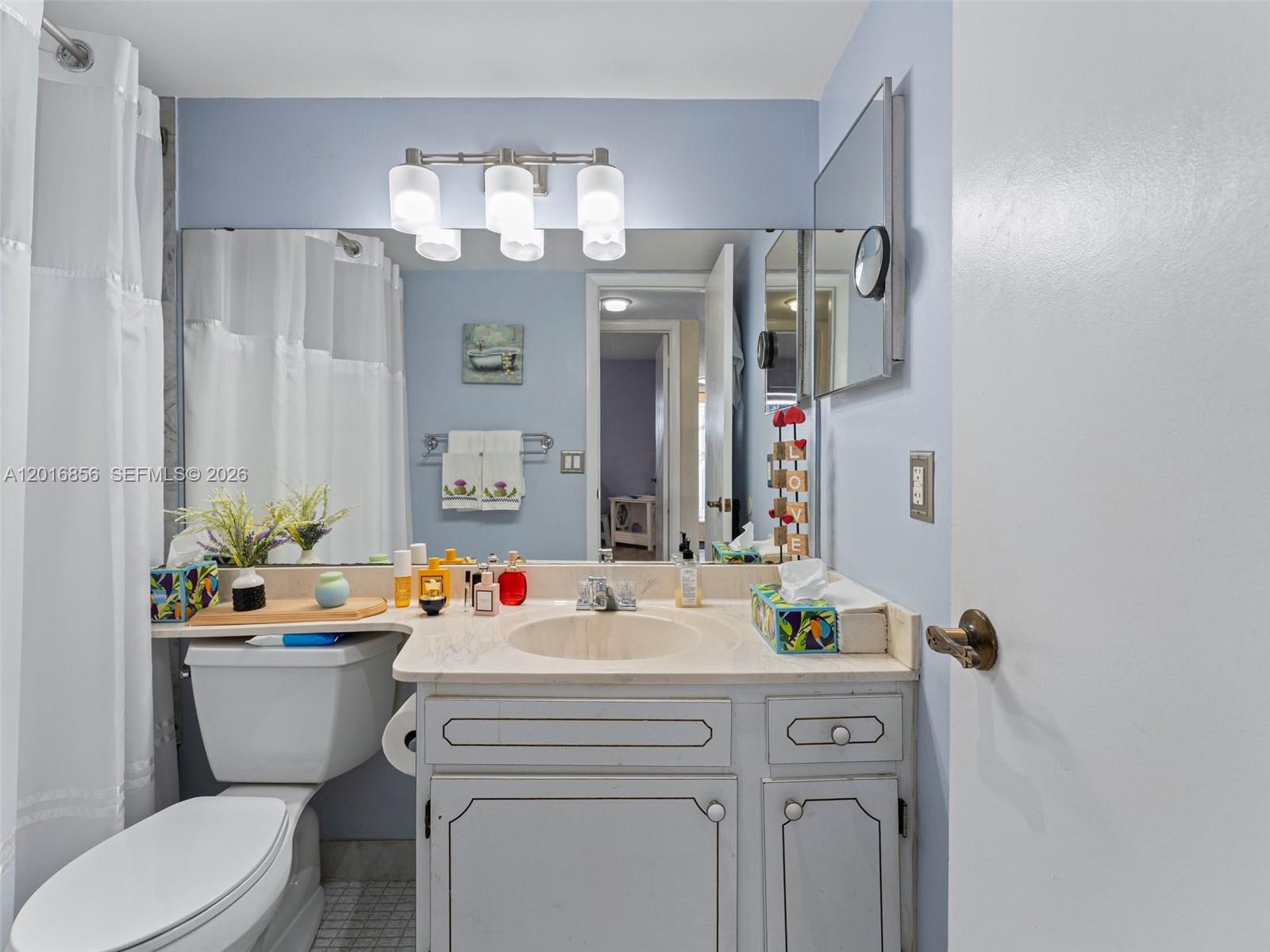 HOLLYBROOK GOLF AND - Residential