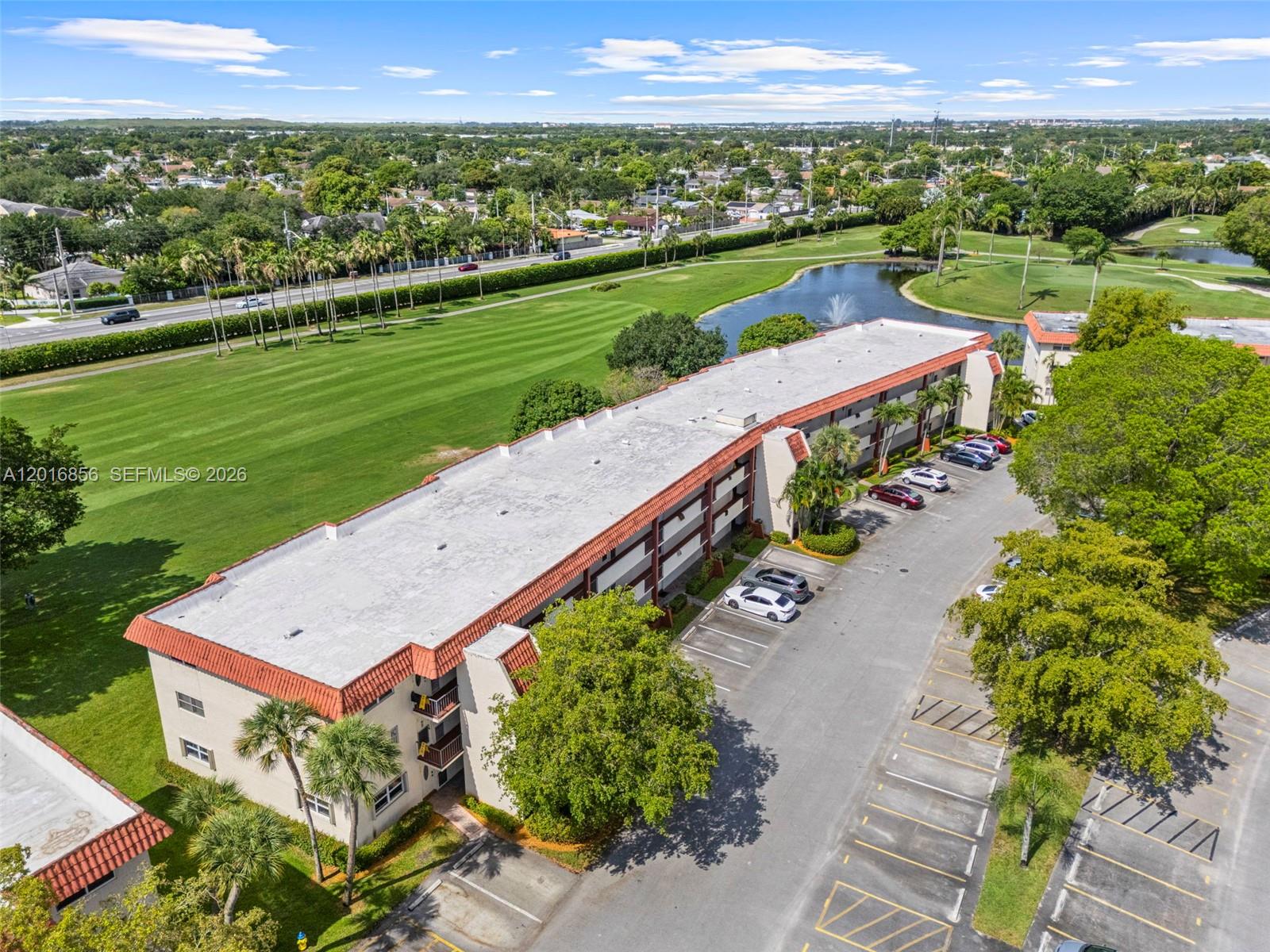 HOLLYBROOK GOLF AND - Residential