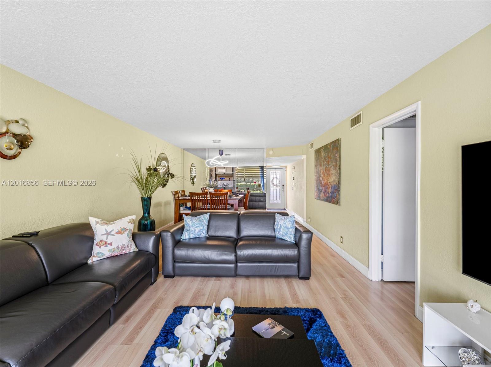 HOLLYBROOK GOLF AND - Residential