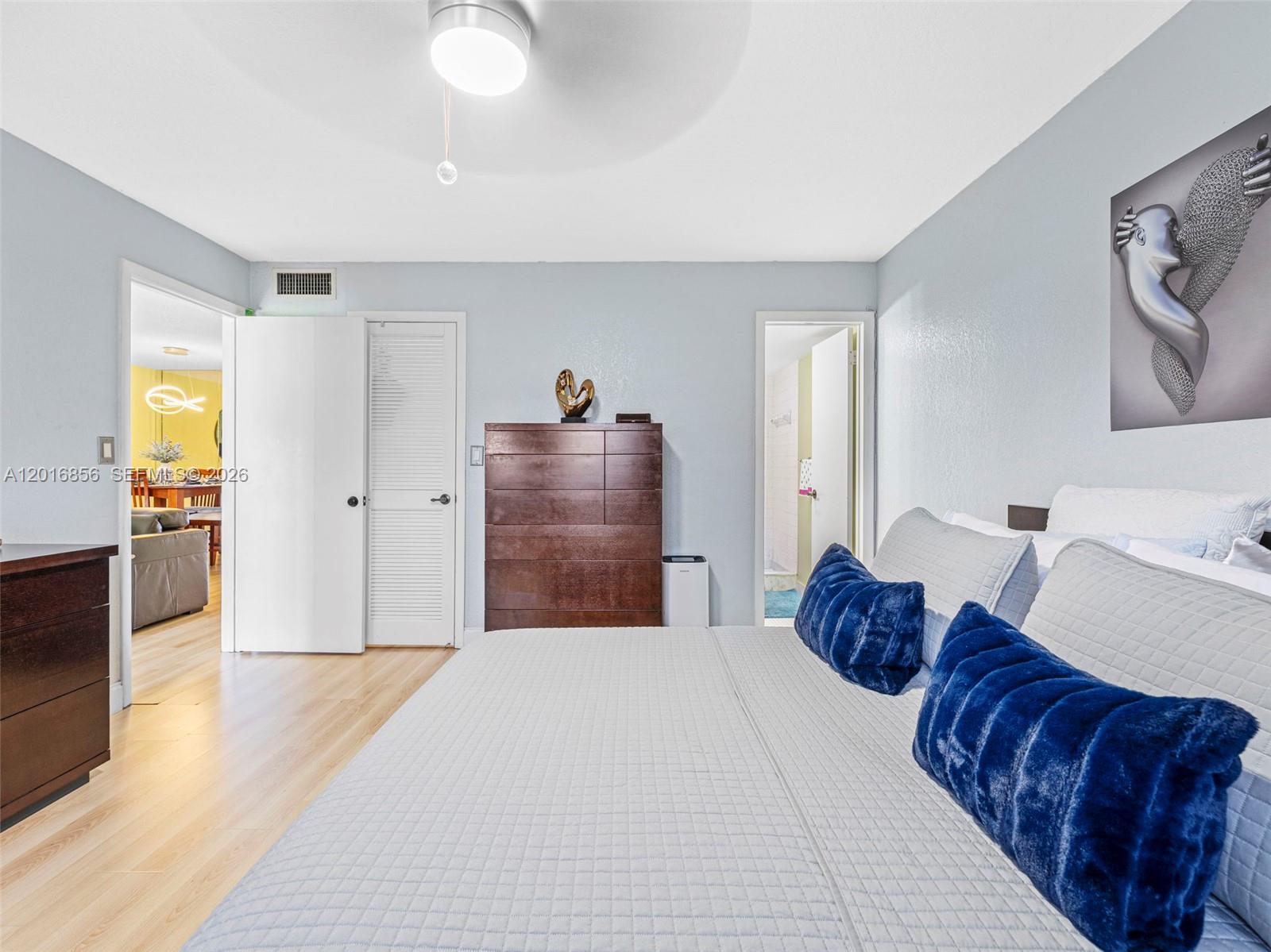 HOLLYBROOK GOLF AND - Residential