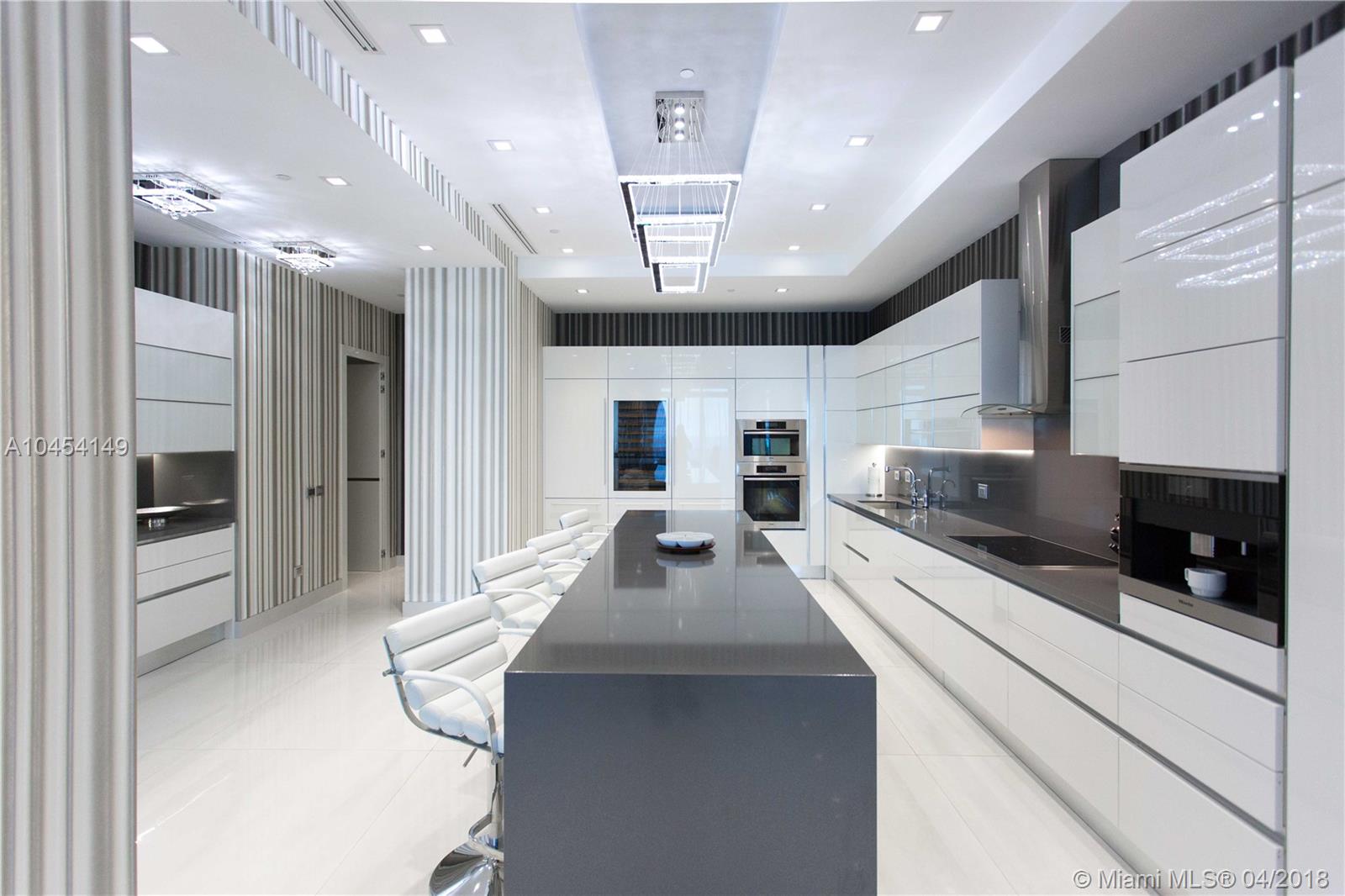 2711 HOLLYWOOD BEACH COND - Residential