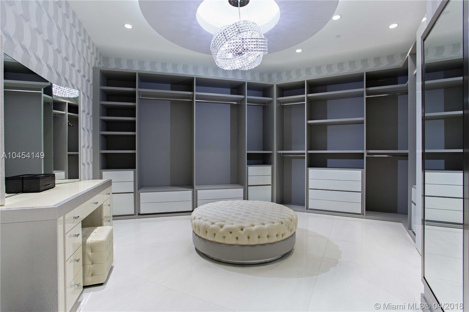 2711 HOLLYWOOD BEACH COND - Residential