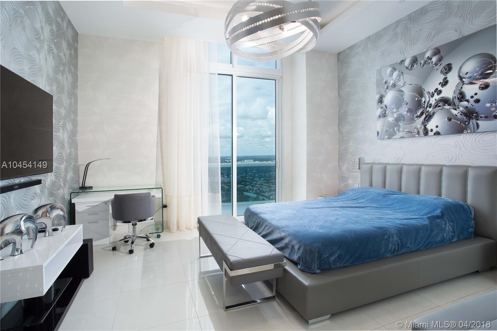 2711 HOLLYWOOD BEACH COND - Residential