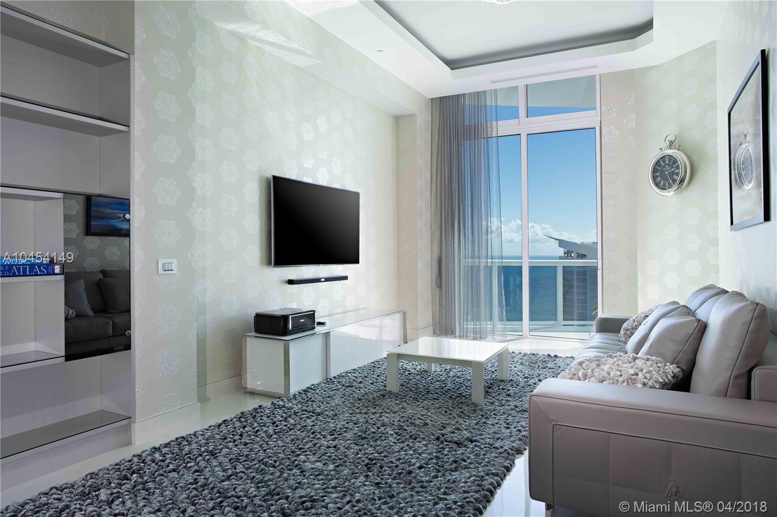 2711 HOLLYWOOD BEACH COND - Residential