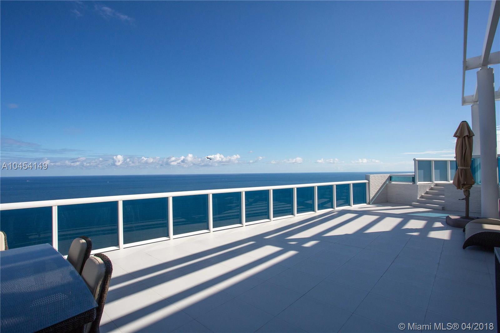 2711 HOLLYWOOD BEACH COND - Residential