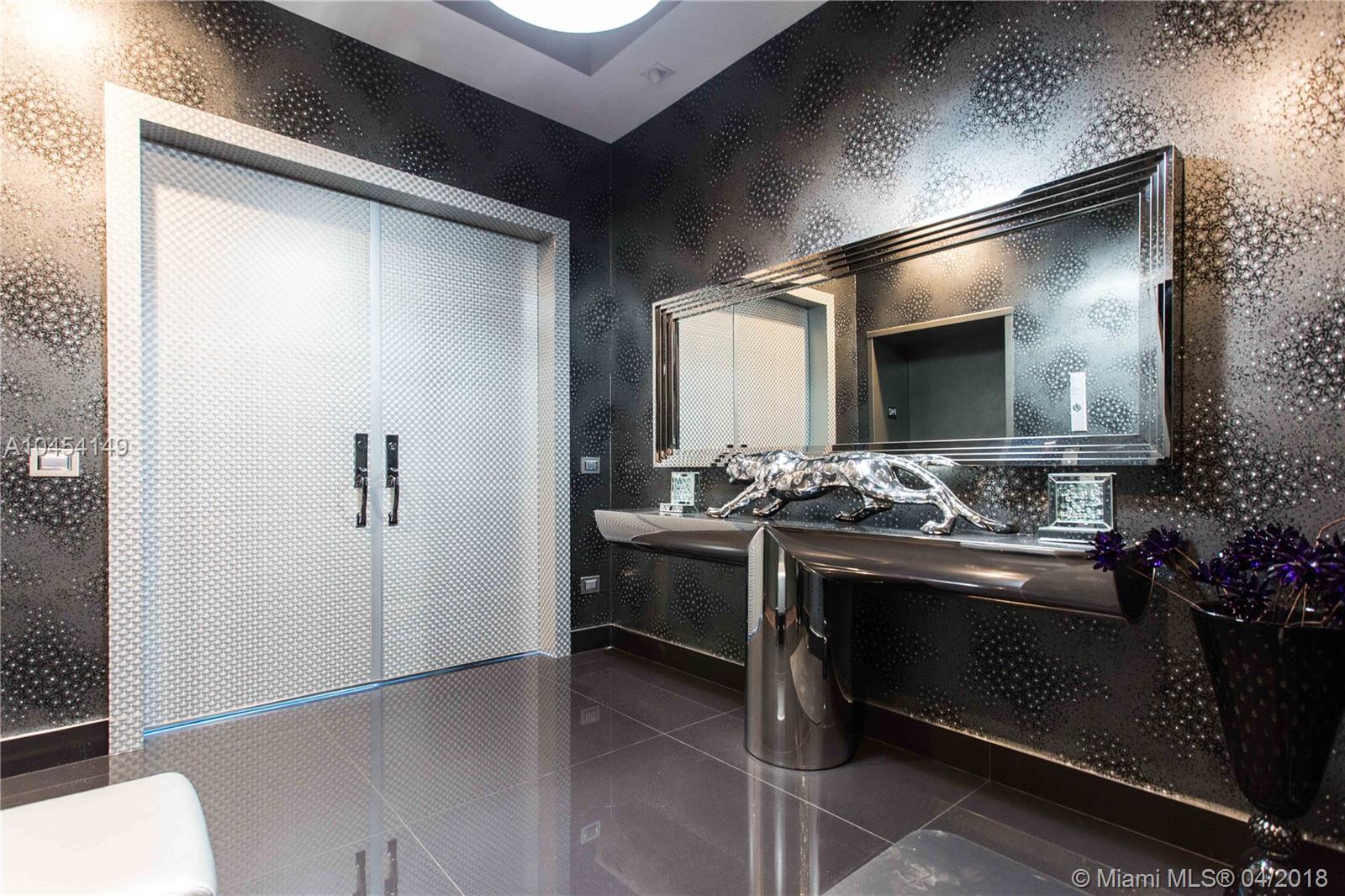 2711 HOLLYWOOD BEACH COND - Residential