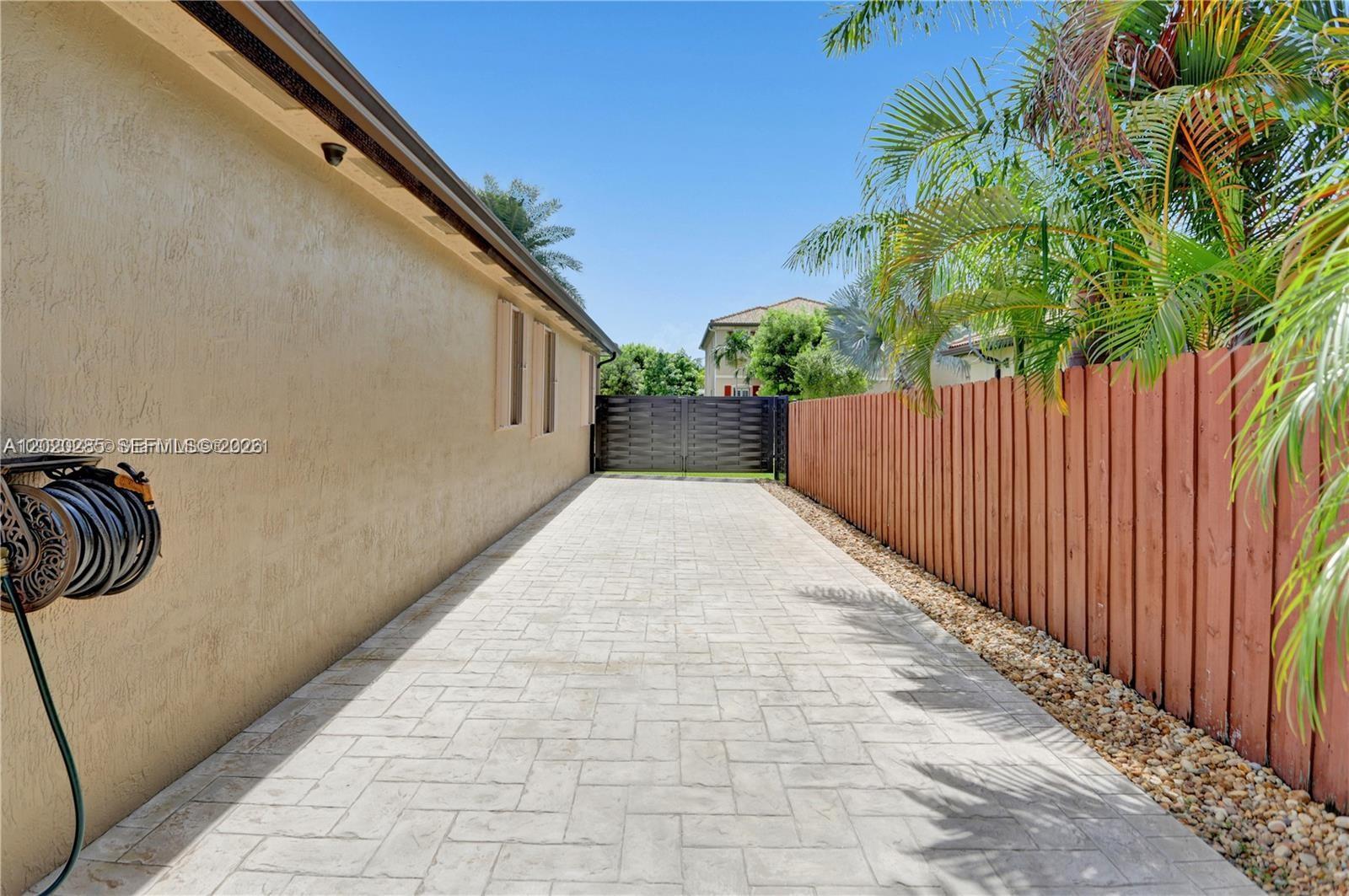 CENTURY GARDENS AT TAMIAM - Residential