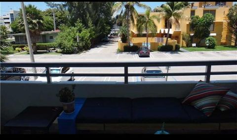 1080 94th St 210 Bay Harbor Islands FL 33154