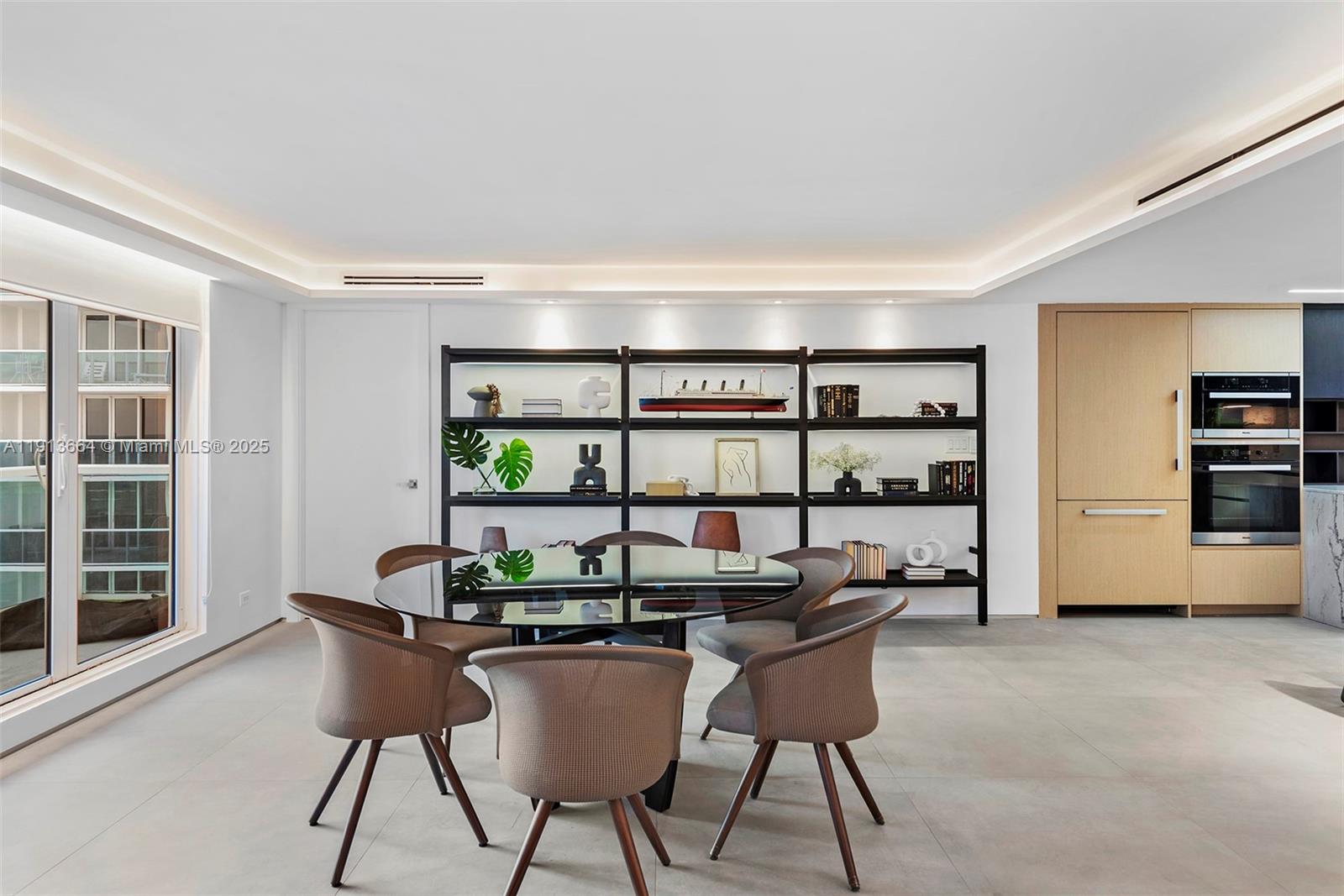 RONEY PALACE CONDO - Residential