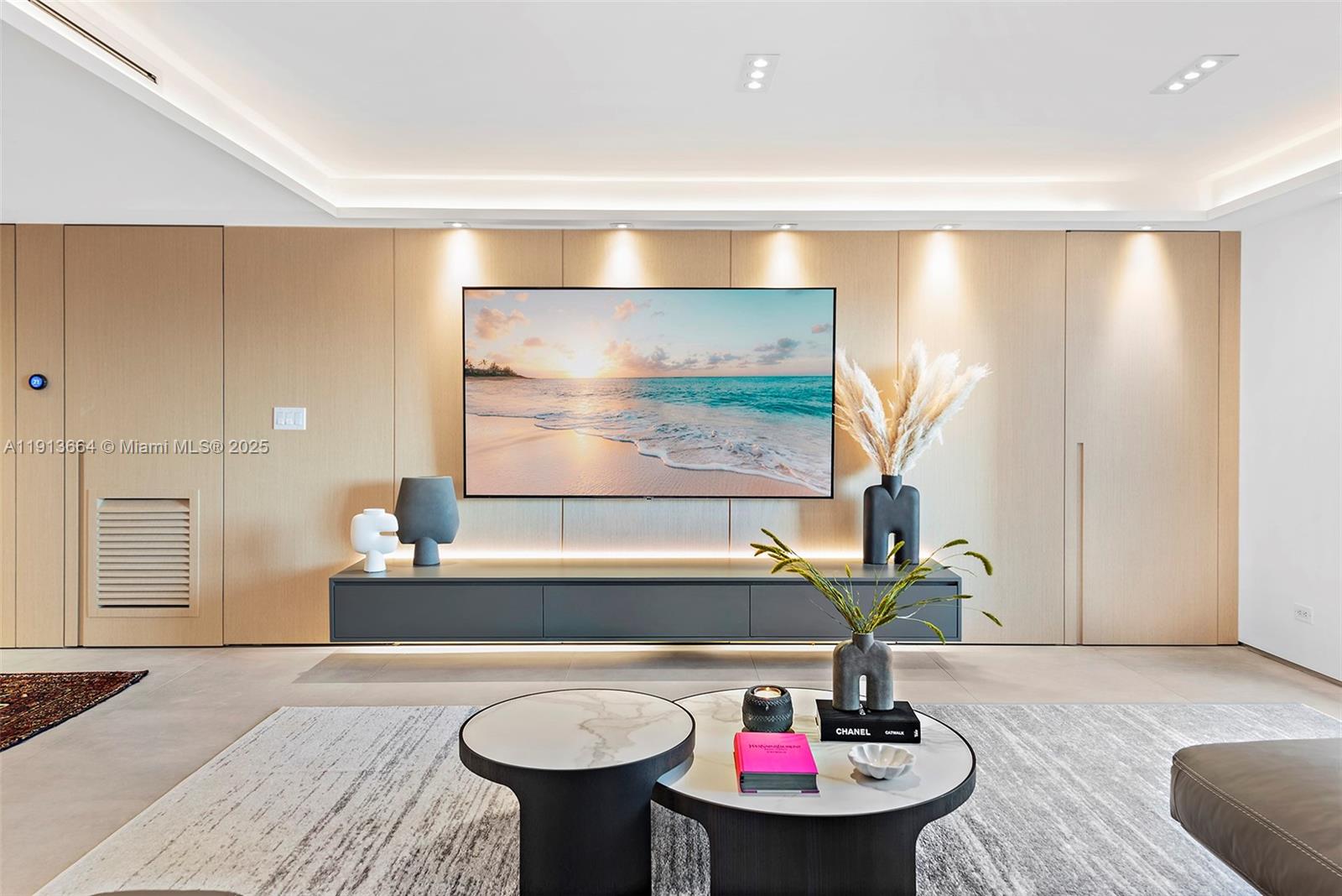 RONEY PALACE CONDO - Residential