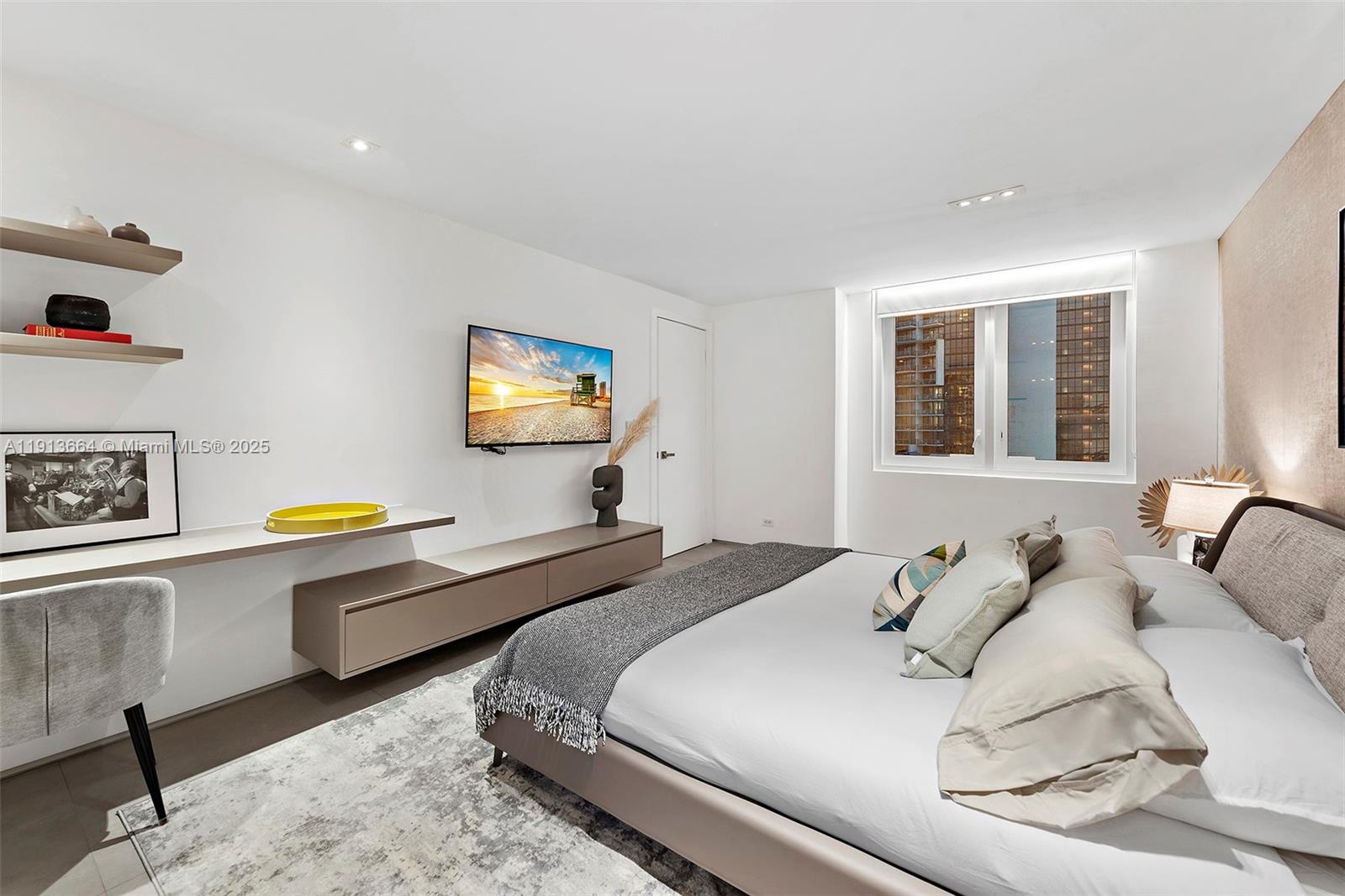 RONEY PALACE CONDO - Residential