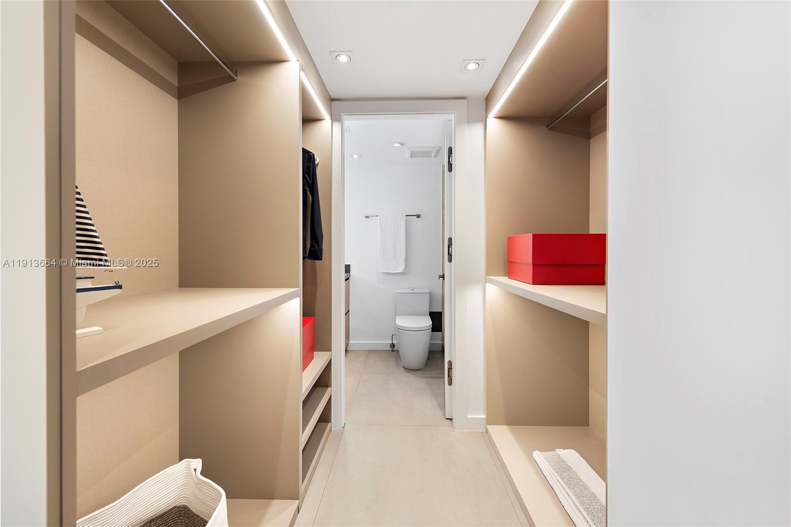 RONEY PALACE CONDO - Residential