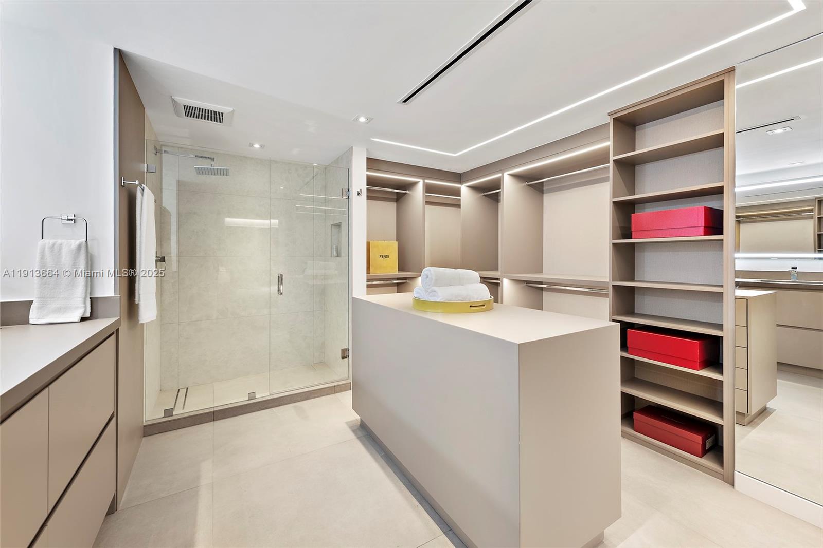 RONEY PALACE CONDO - Residential