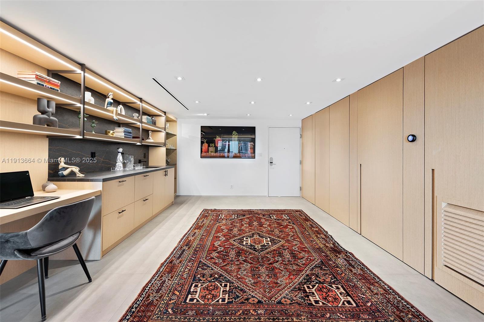 RONEY PALACE CONDO - Residential