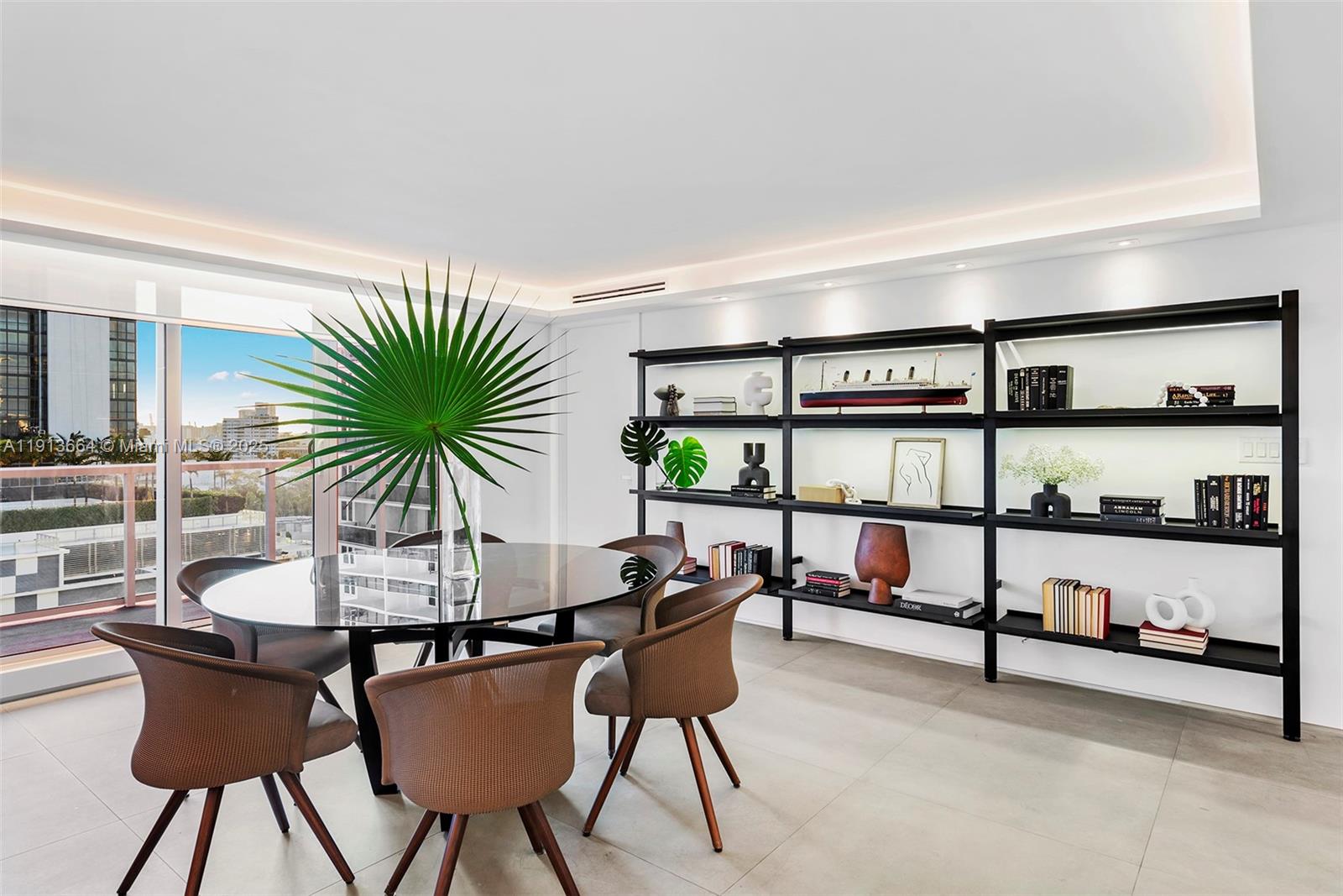 RONEY PALACE CONDO - Residential