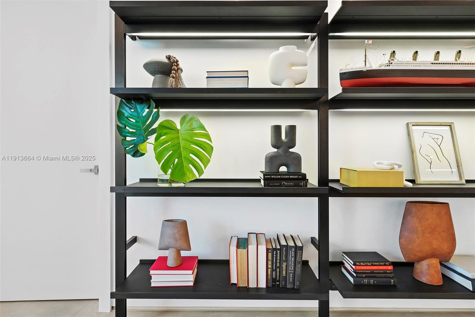 RONEY PALACE CONDO - Residential