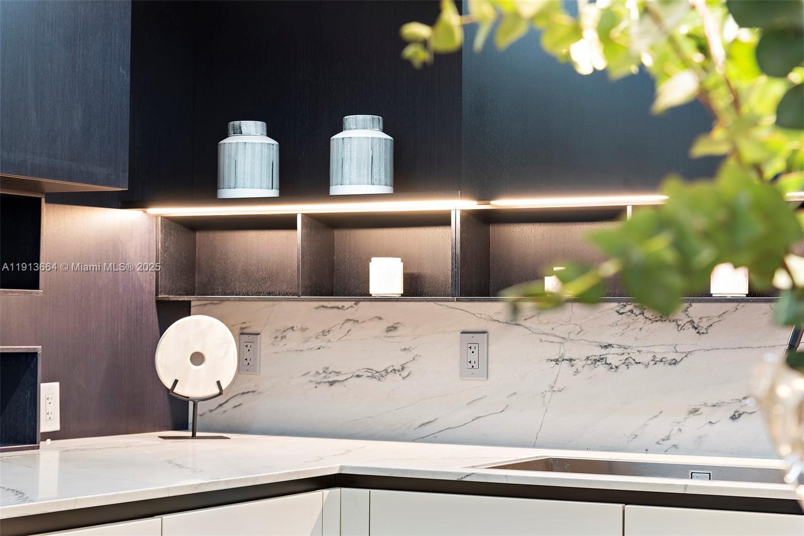 RONEY PALACE CONDO - Residential