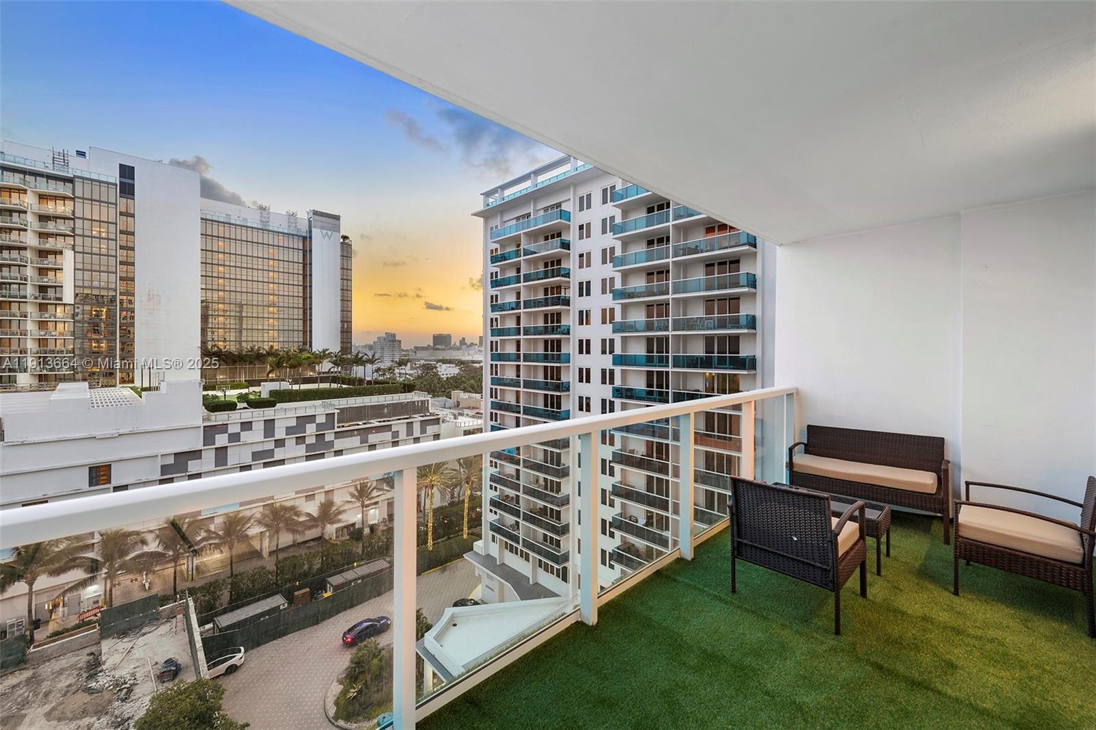 RONEY PALACE CONDO - Residential