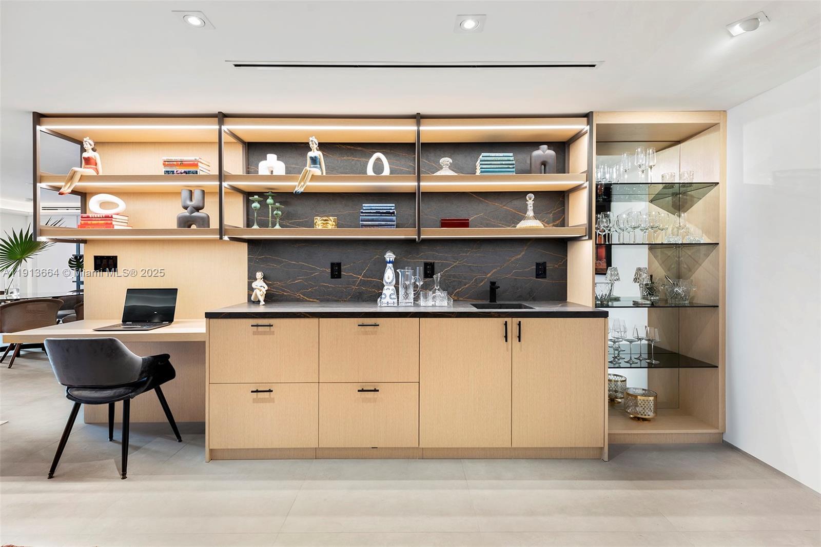 RONEY PALACE CONDO - Residential