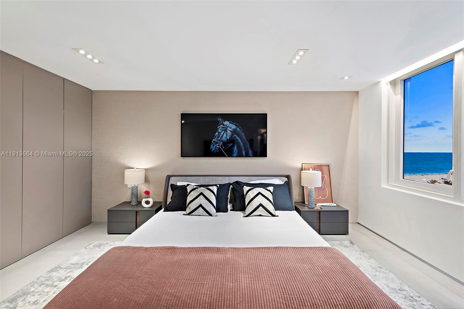 RONEY PALACE CONDO - Residential