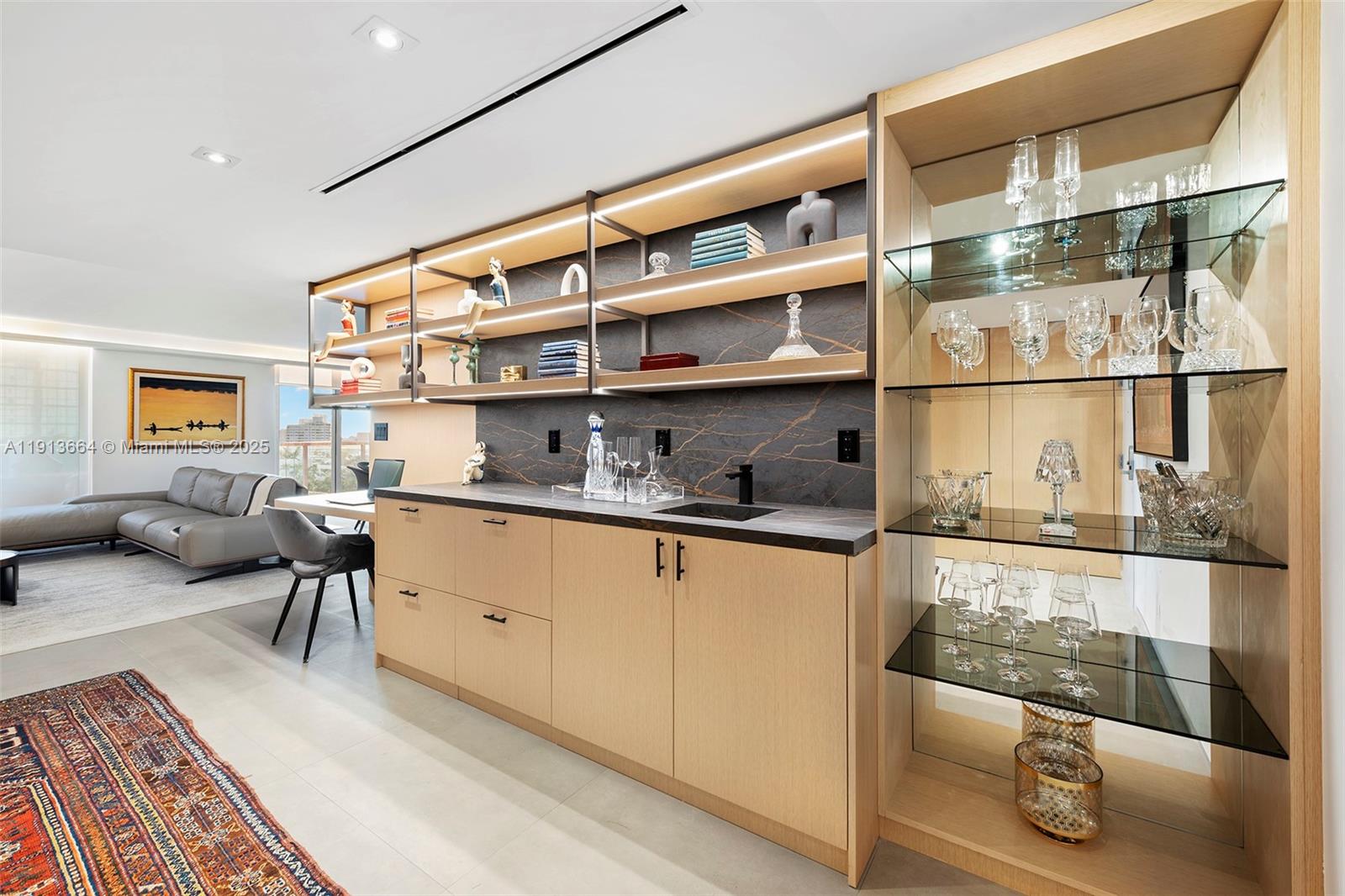 RONEY PALACE CONDO - Residential