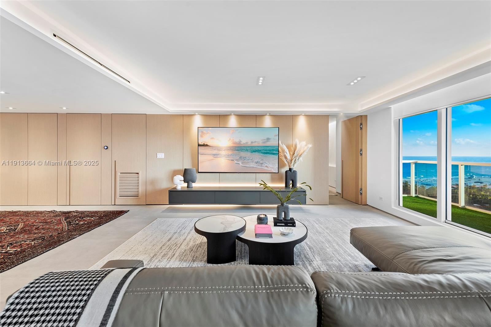 RONEY PALACE CONDO - Residential