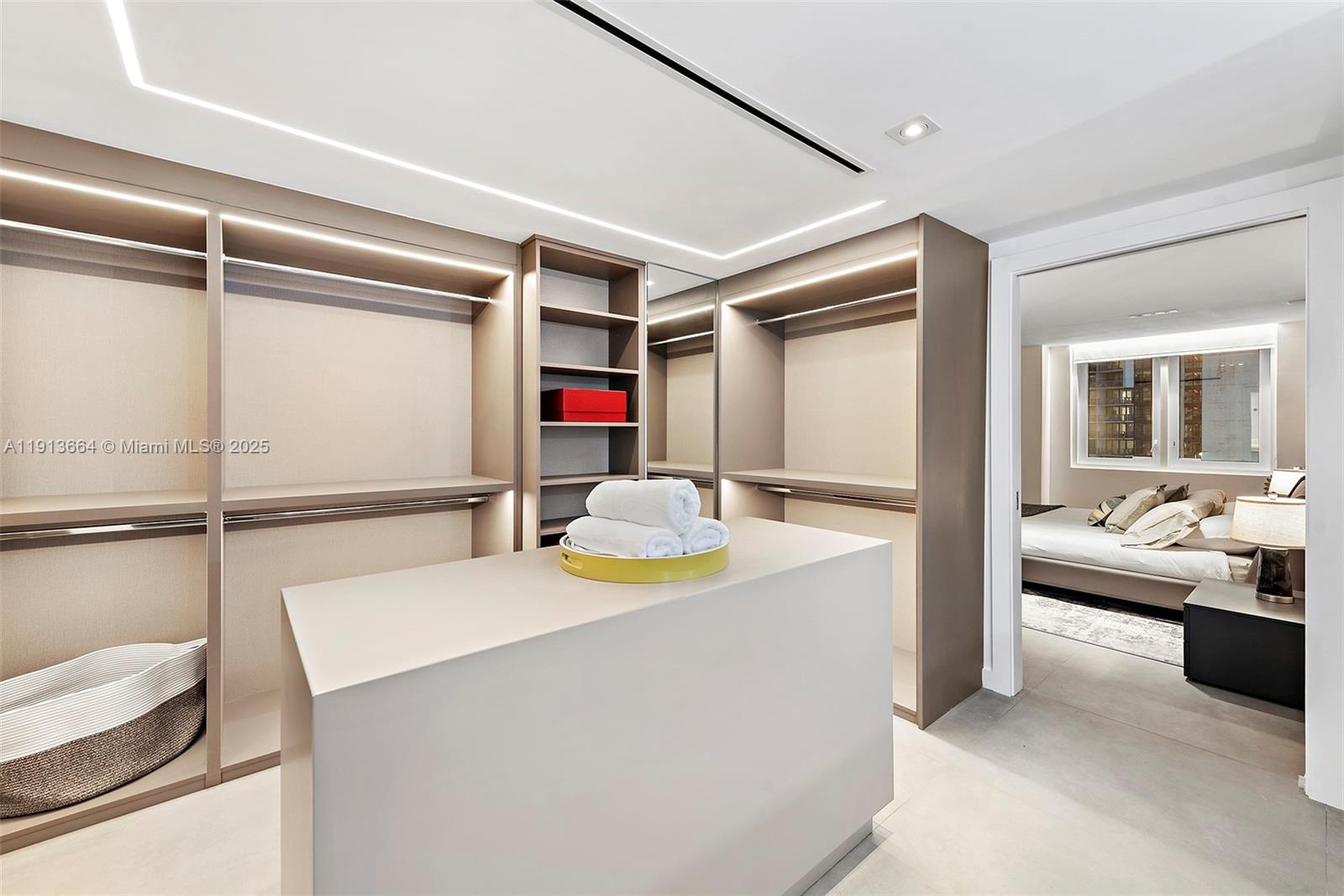 RONEY PALACE CONDO - Residential