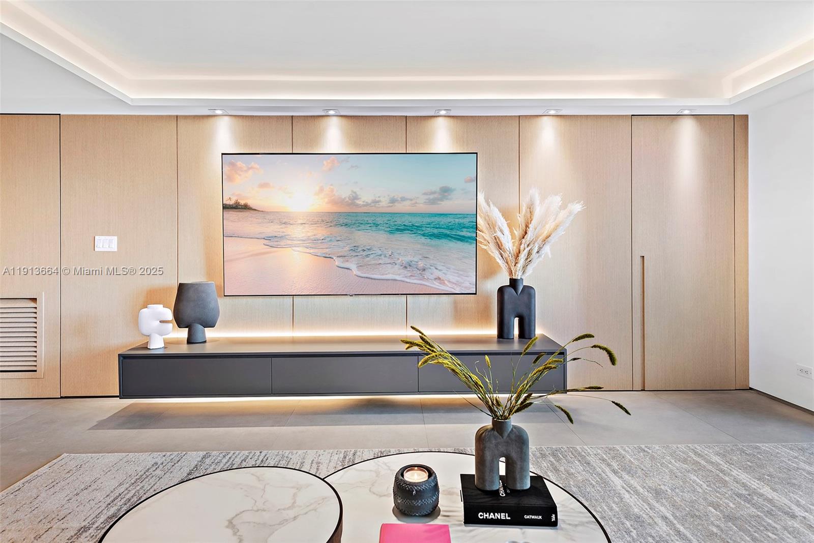 RONEY PALACE CONDO - Residential