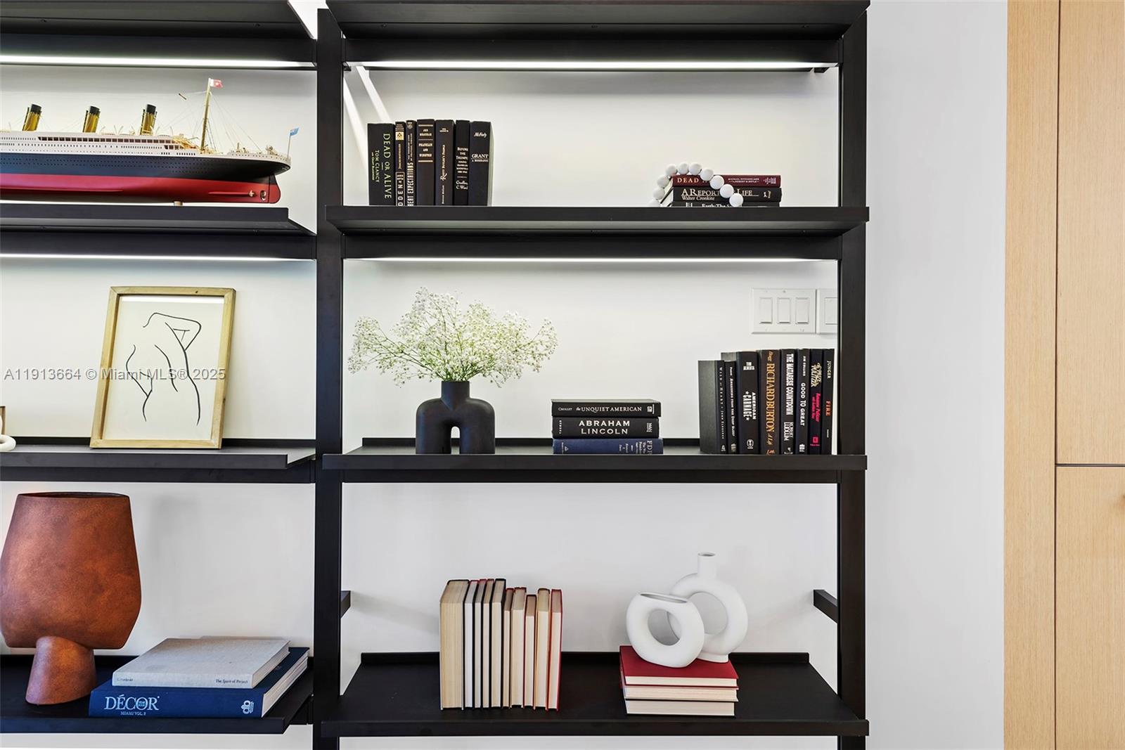 RONEY PALACE CONDO - Residential