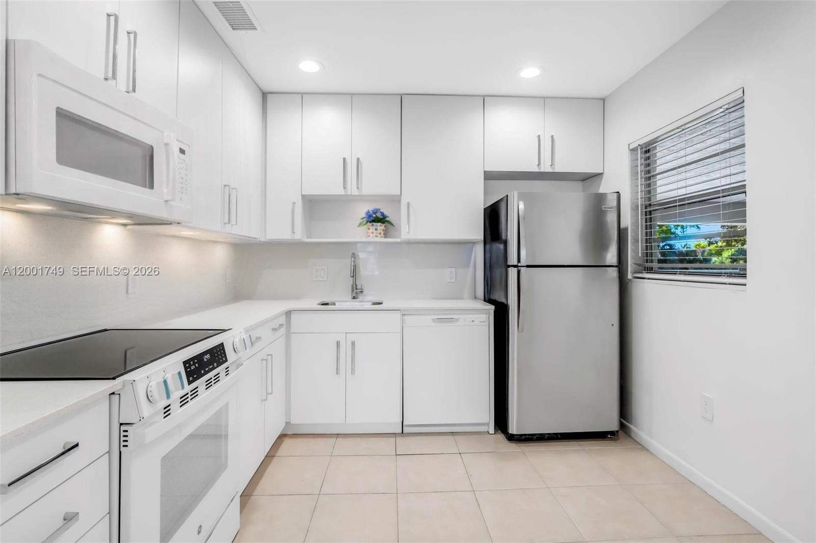 CORAL REEF TOWNHOUSES CON - Residential Lease