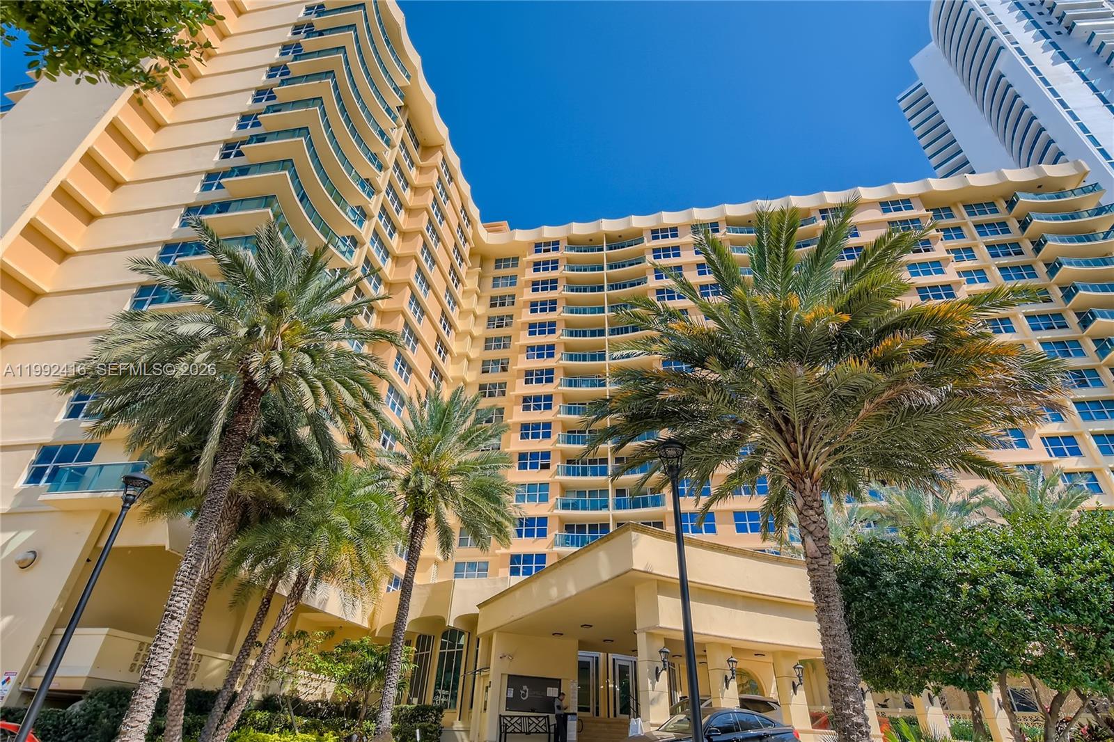 WAVE CONDO - Residential Lease