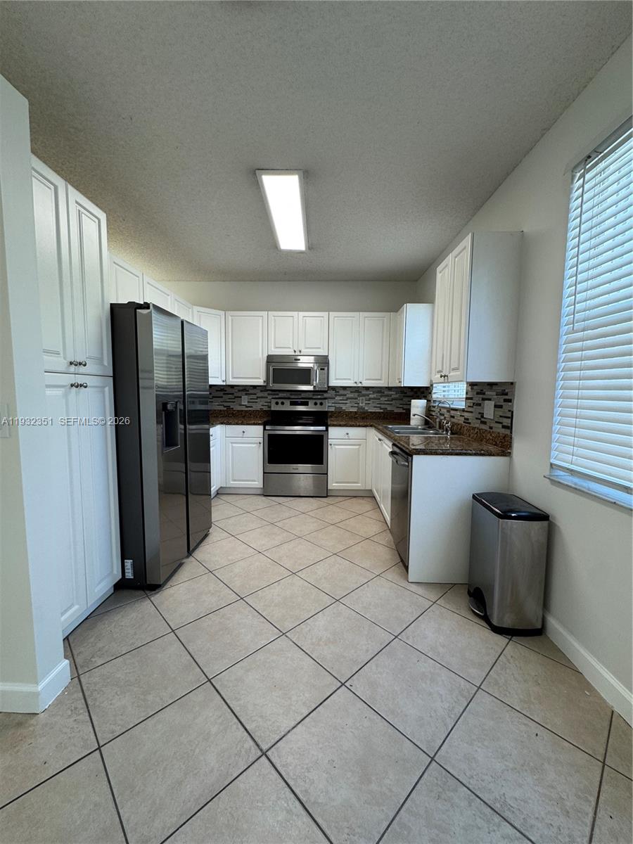 PEMBROKE PINES REGIONAL - Residential Lease