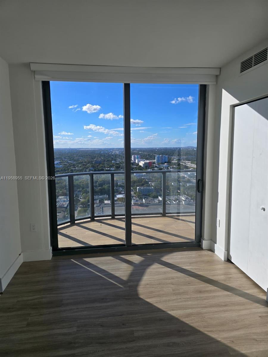 3401 MIDTOWN CONDO - Residential