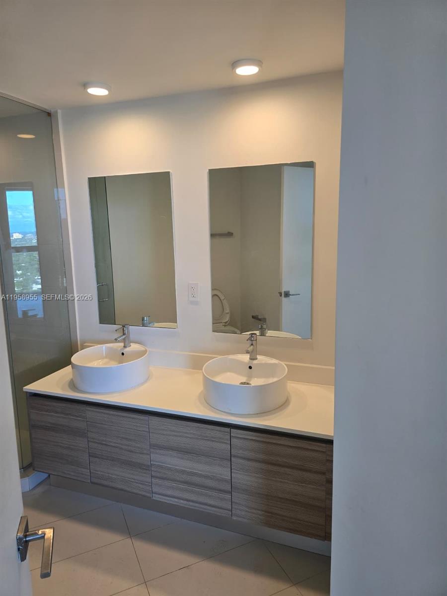 3401 MIDTOWN CONDO - Residential