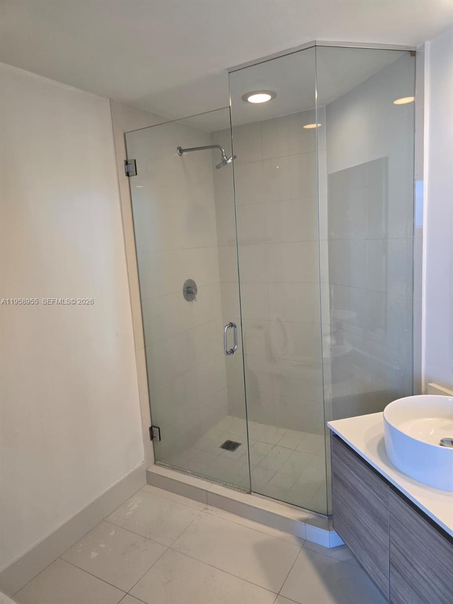 3401 MIDTOWN CONDO - Residential