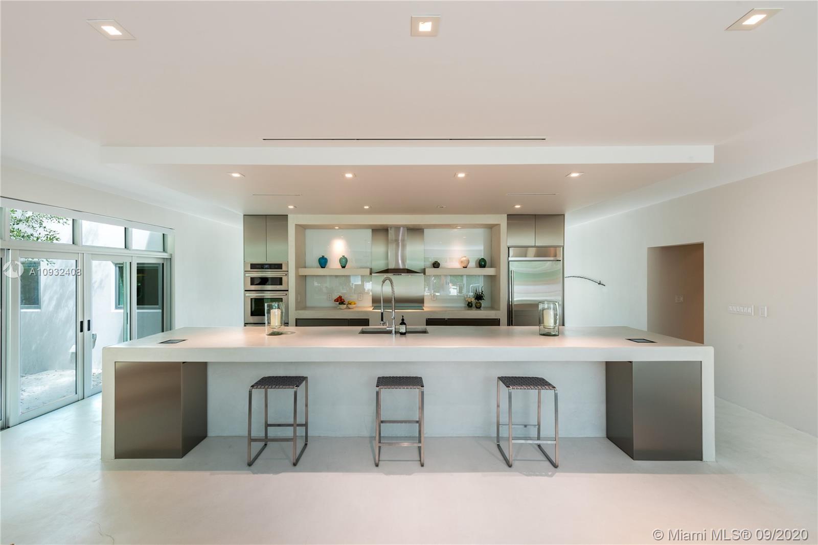 THE MOORINGS - Residential