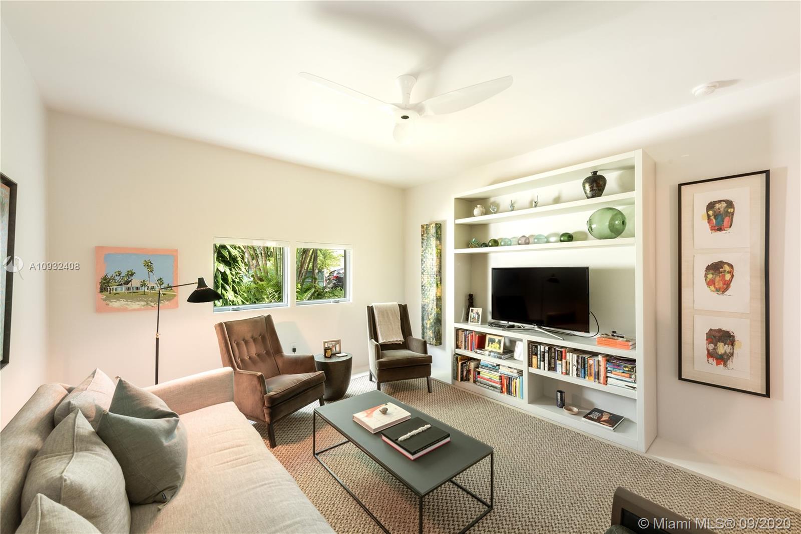 THE MOORINGS - Residential