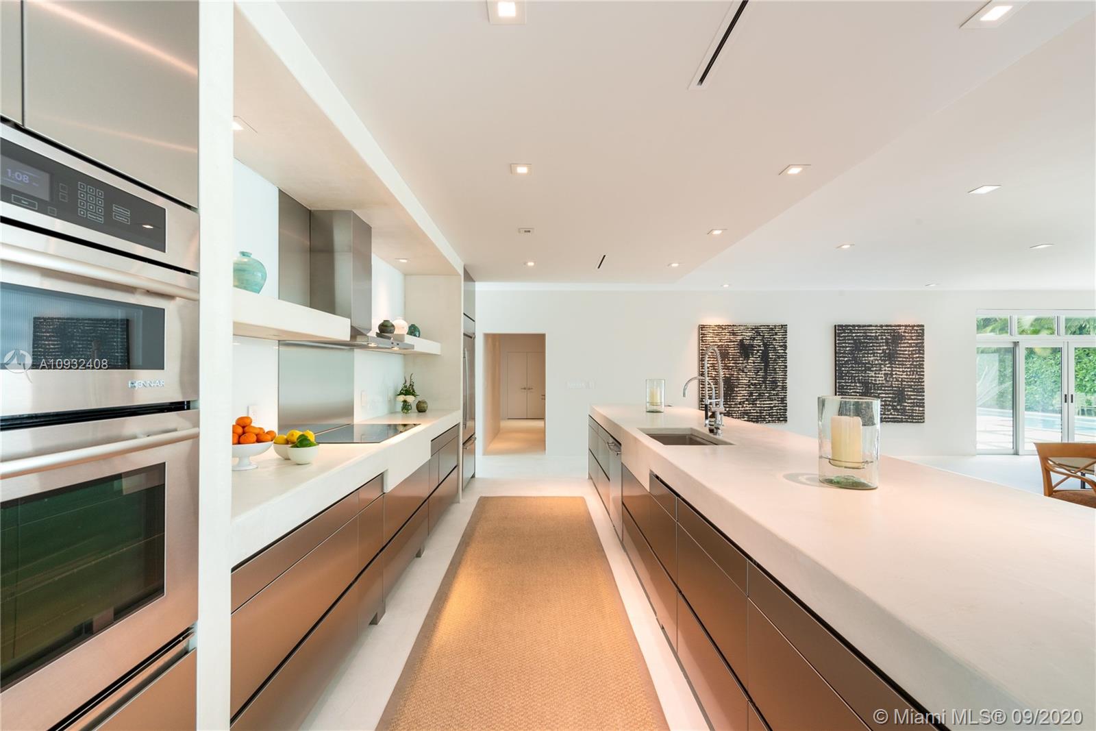 THE MOORINGS - Residential