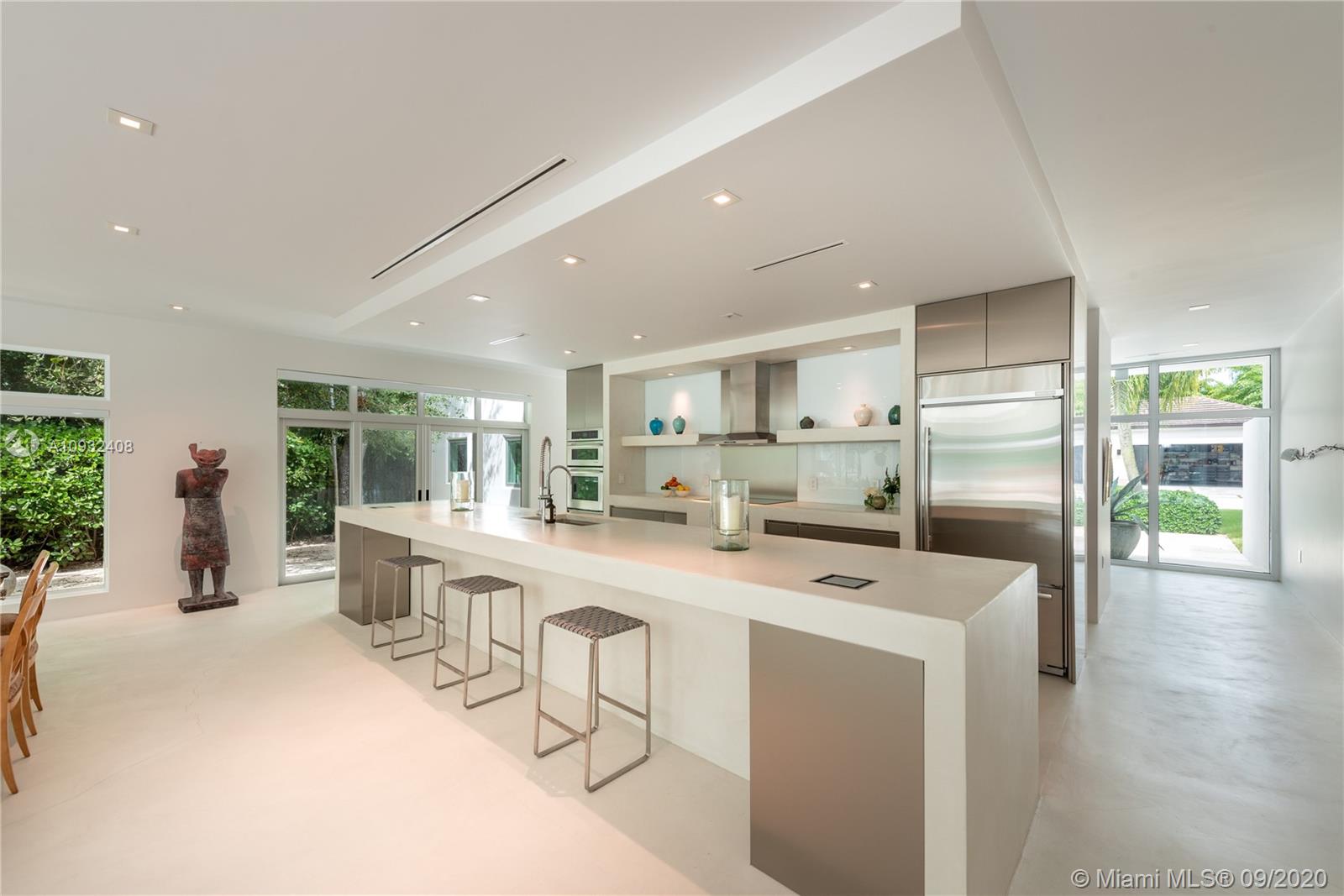 THE MOORINGS - Residential