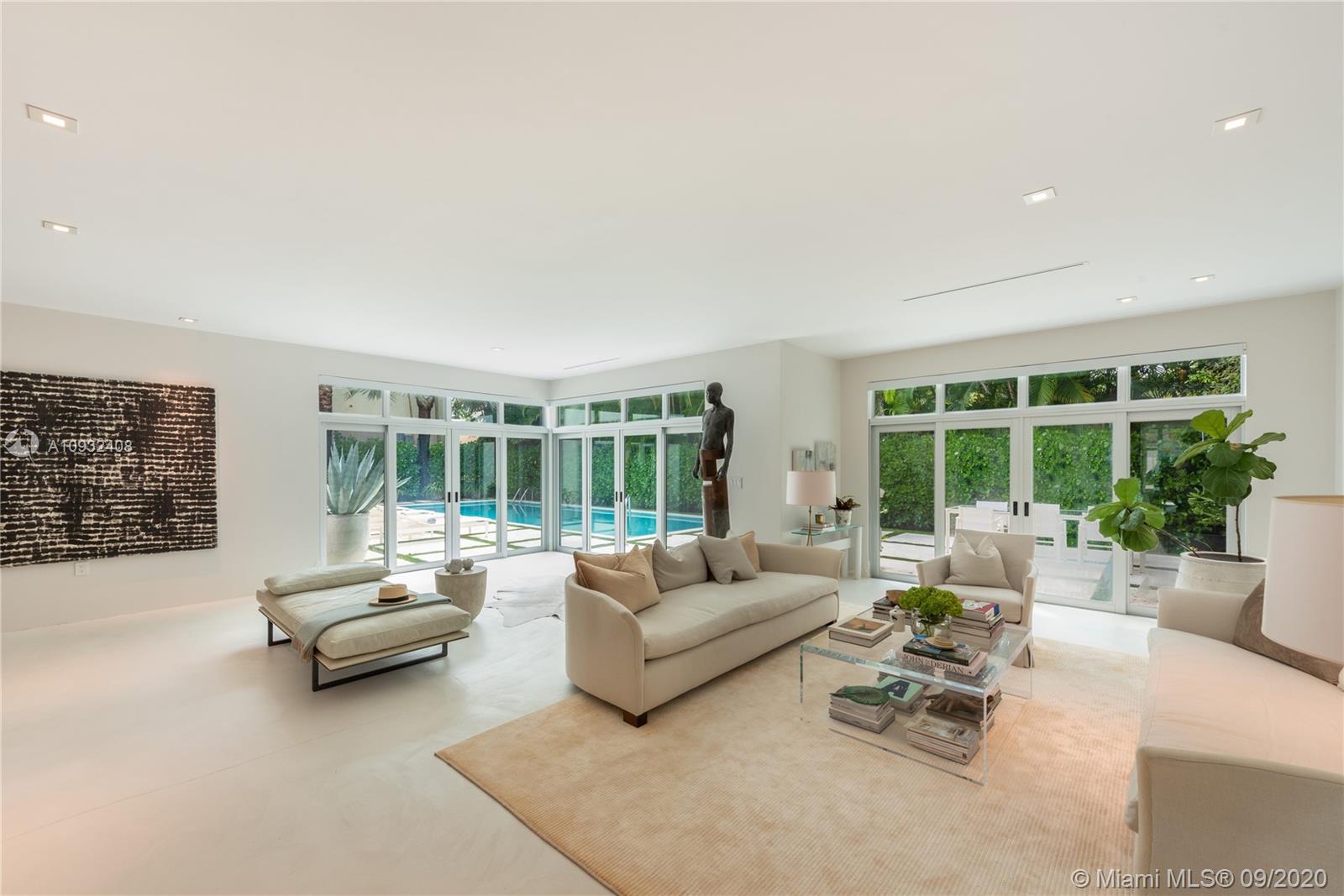 THE MOORINGS - Residential
