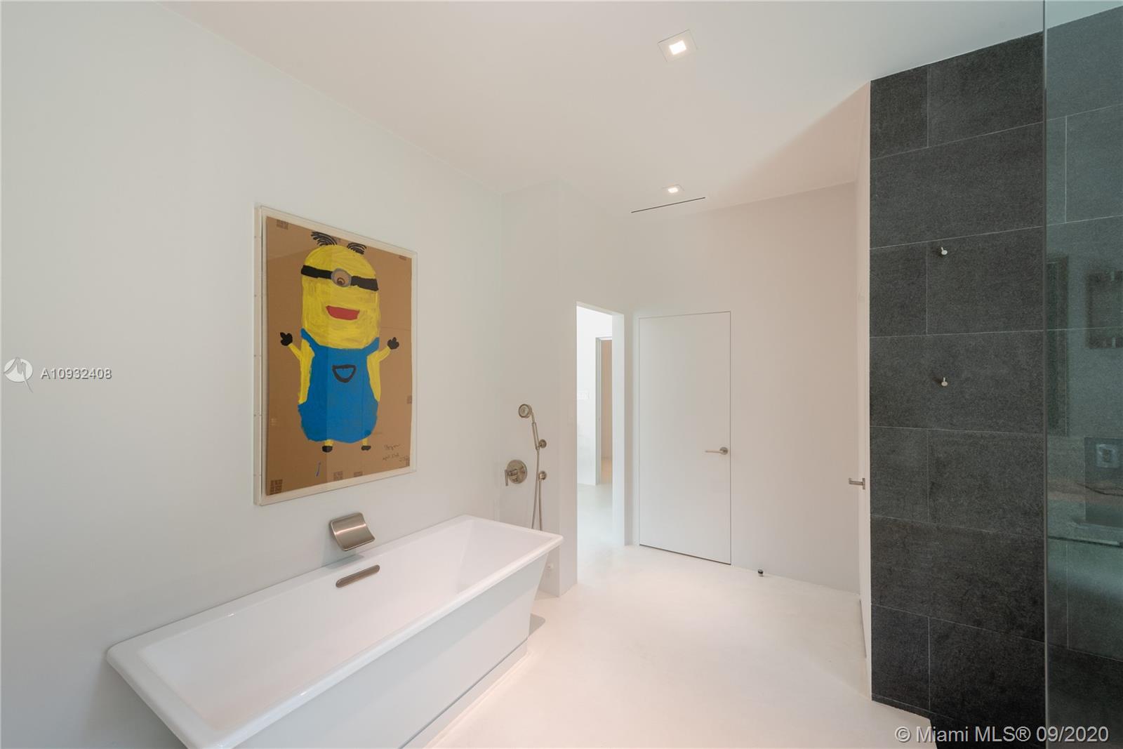 THE MOORINGS - Residential