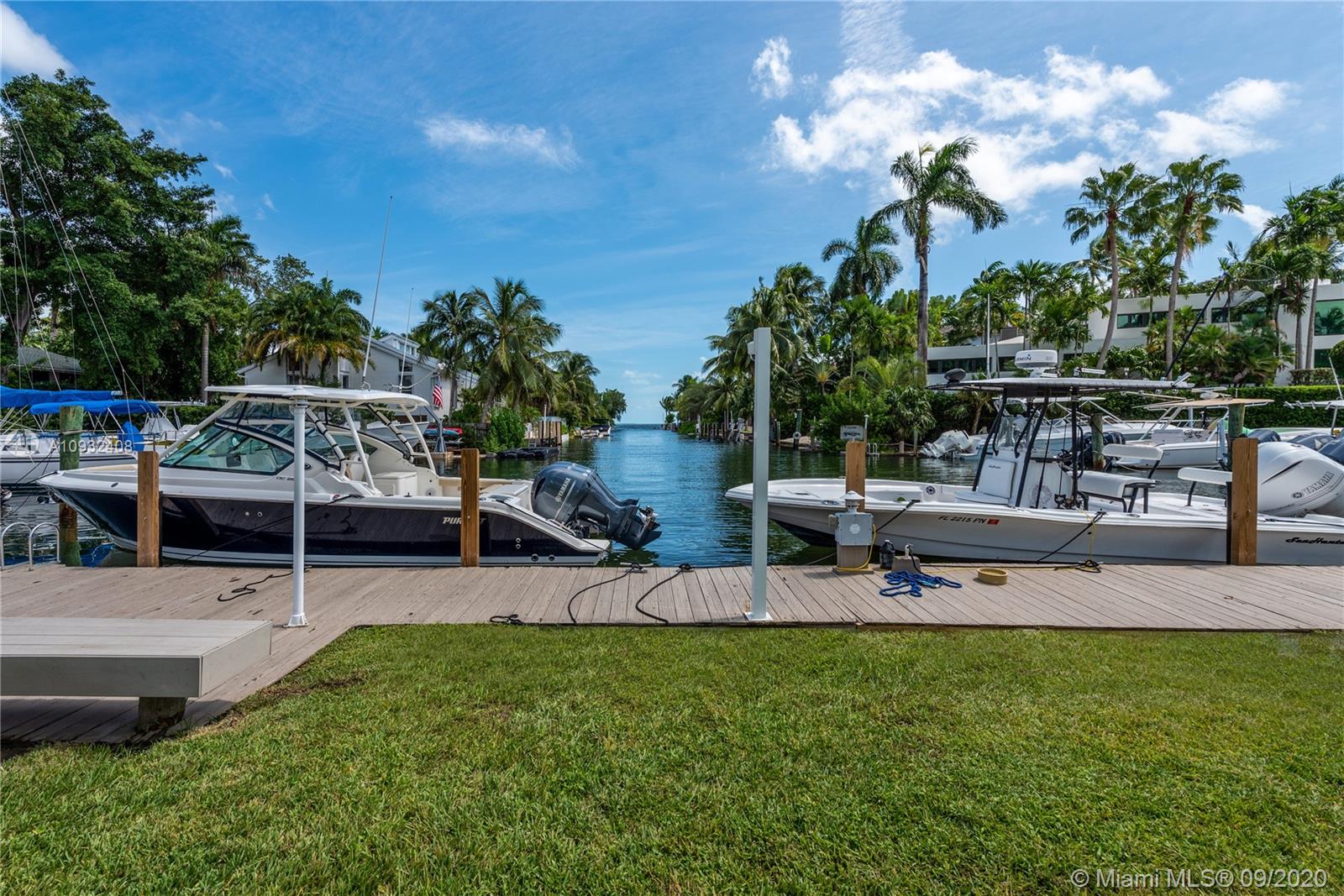 THE MOORINGS - Residential