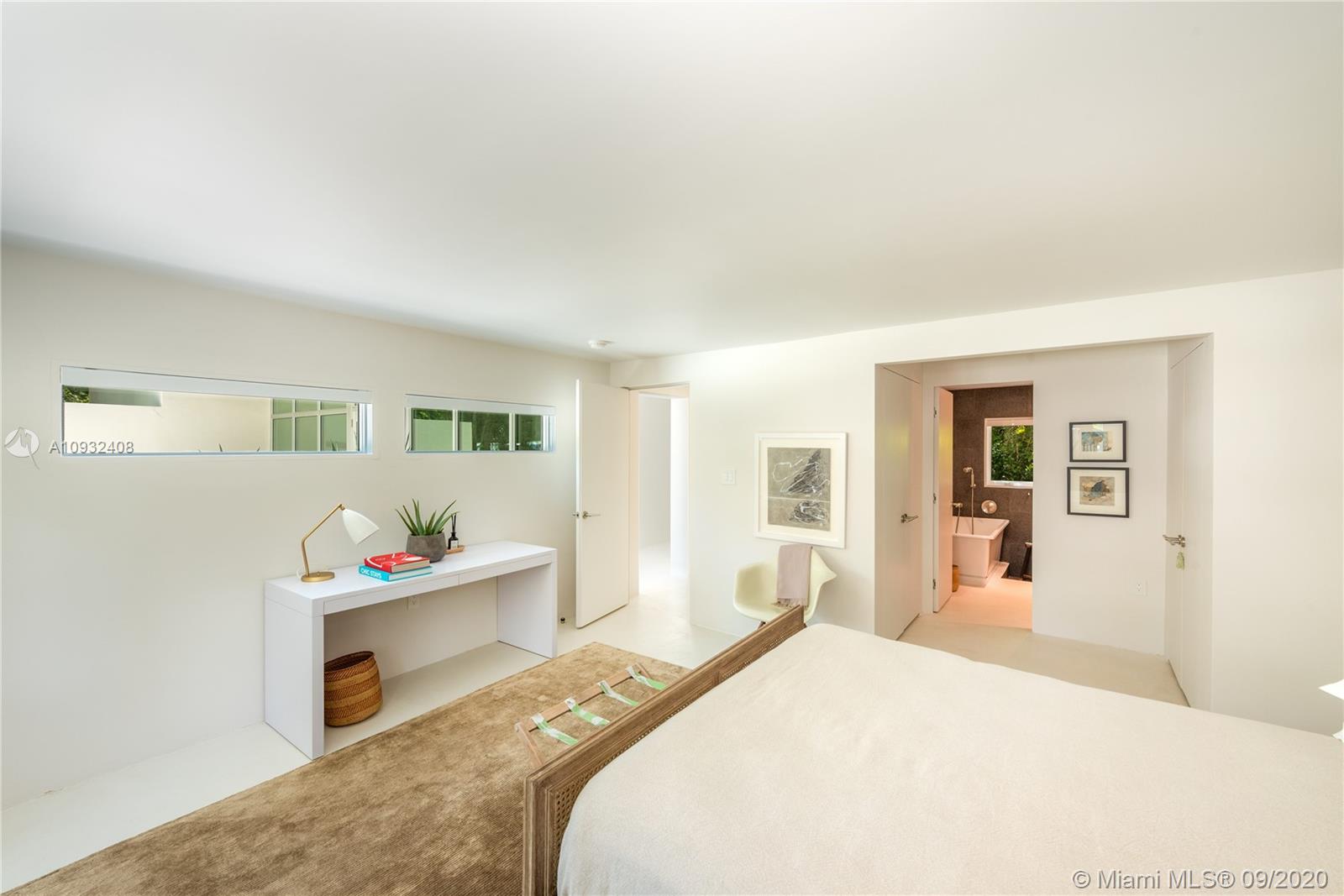 THE MOORINGS - Residential