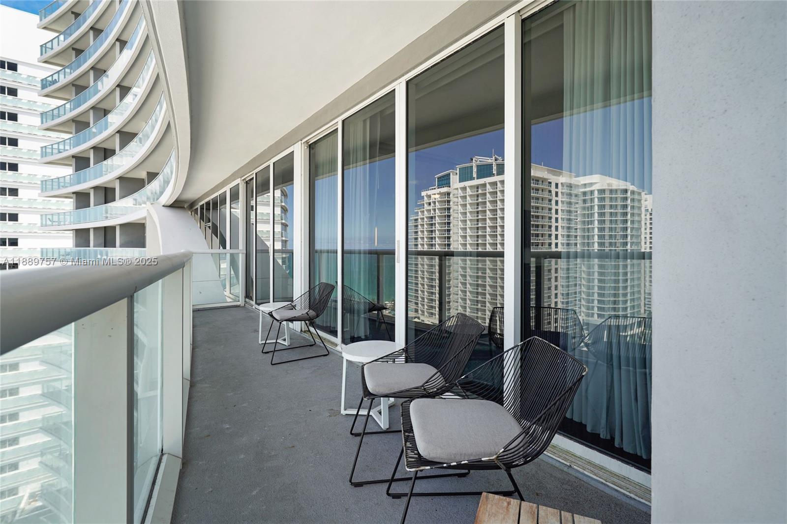 FORT LAUDERDALE RESIDENCE - Residential