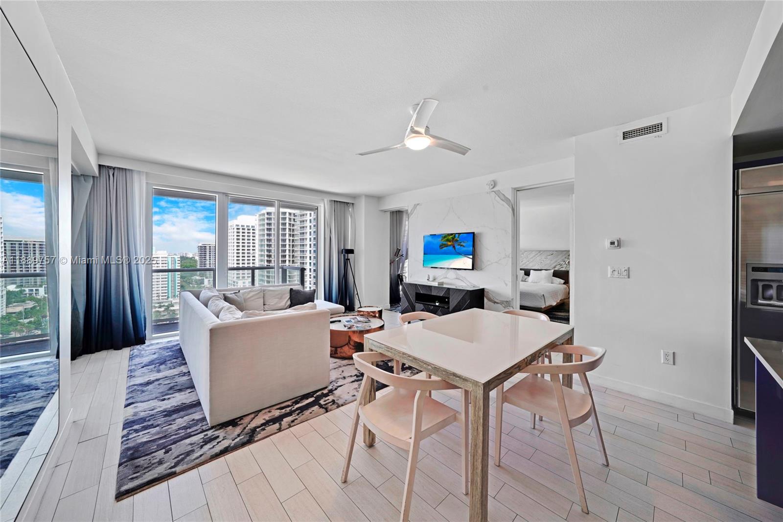 FORT LAUDERDALE RESIDENCE - Residential