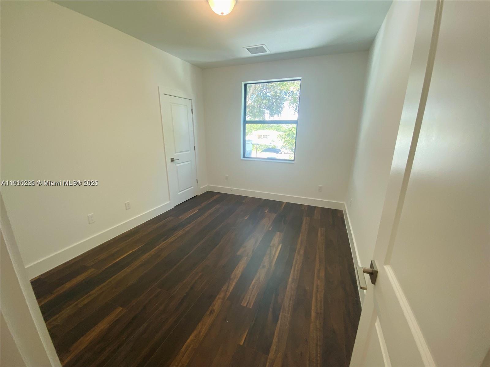 CANAL GROVES - Residential Lease